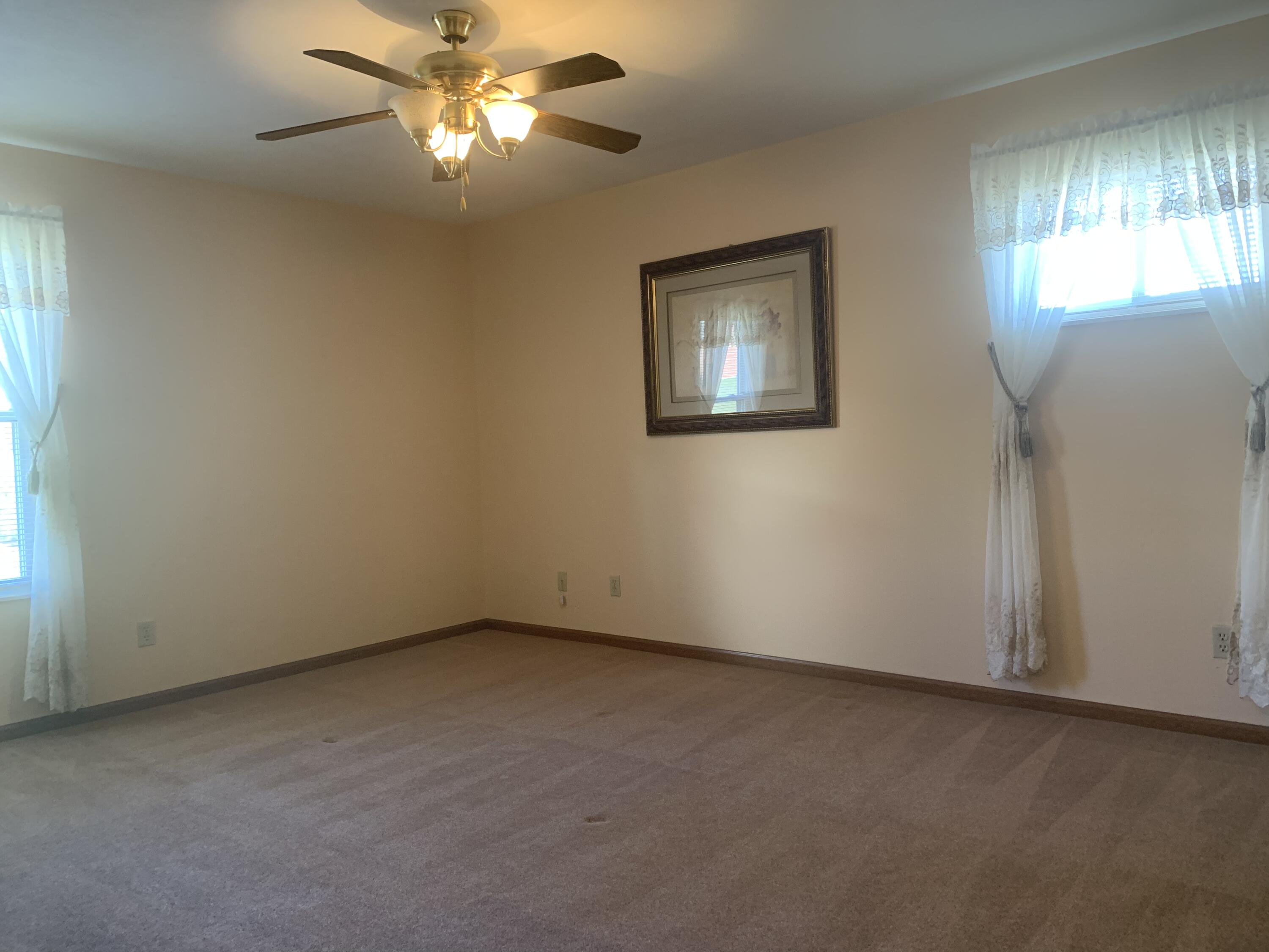 1154 Pheasant Run Springfield, OH 45503 - Photo 10 of 19 Gallery Image 10