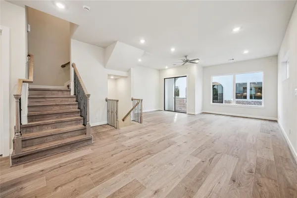$3,300 | 3075 Hicks Street, Houston, TX 77007