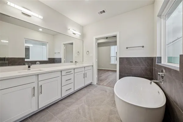 $3,300 | 3075 Hicks Street, Houston, TX 77007