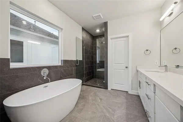 $3,300 | 3075 Hicks Street, Houston, TX 77007