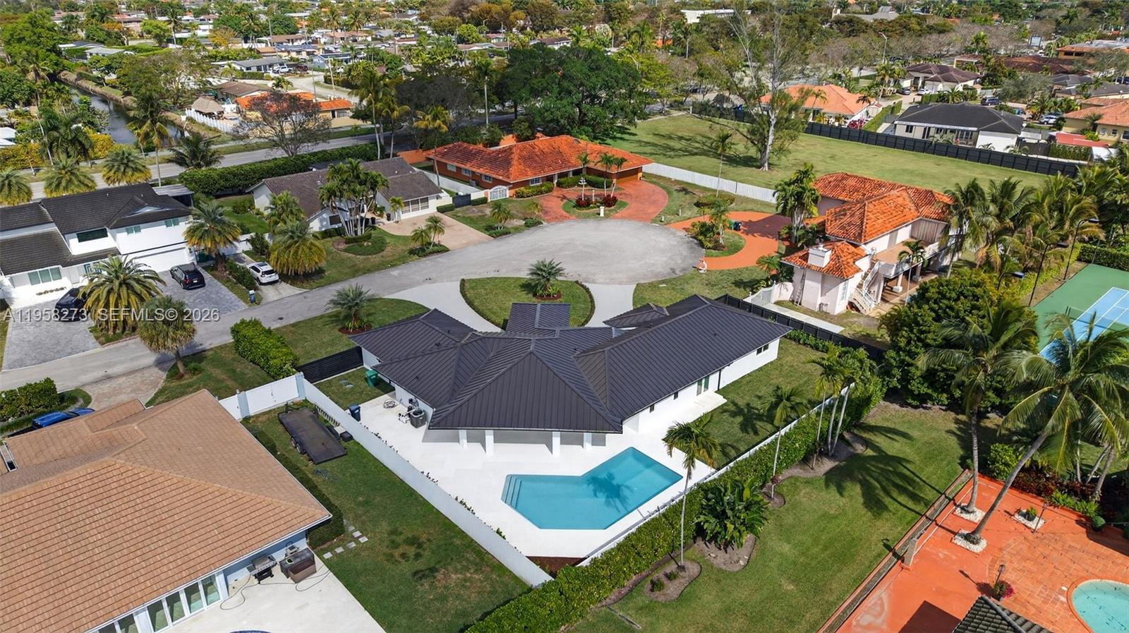 10380 Southwest 56th Terrace Miami, FL 33165 - Photo 38 of 40