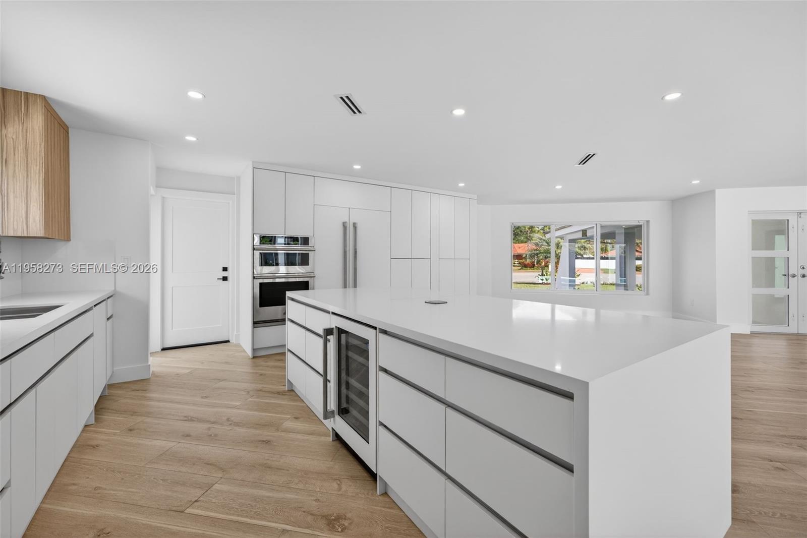 10380 Southwest 56th Terrace Miami, FL 33165 - Photo 8 of 40