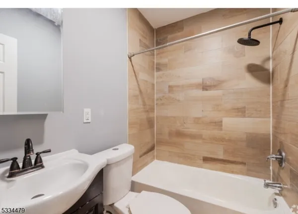 $1,795 | 52 Essex Street, Unit 4, Paterson, NJ 07501