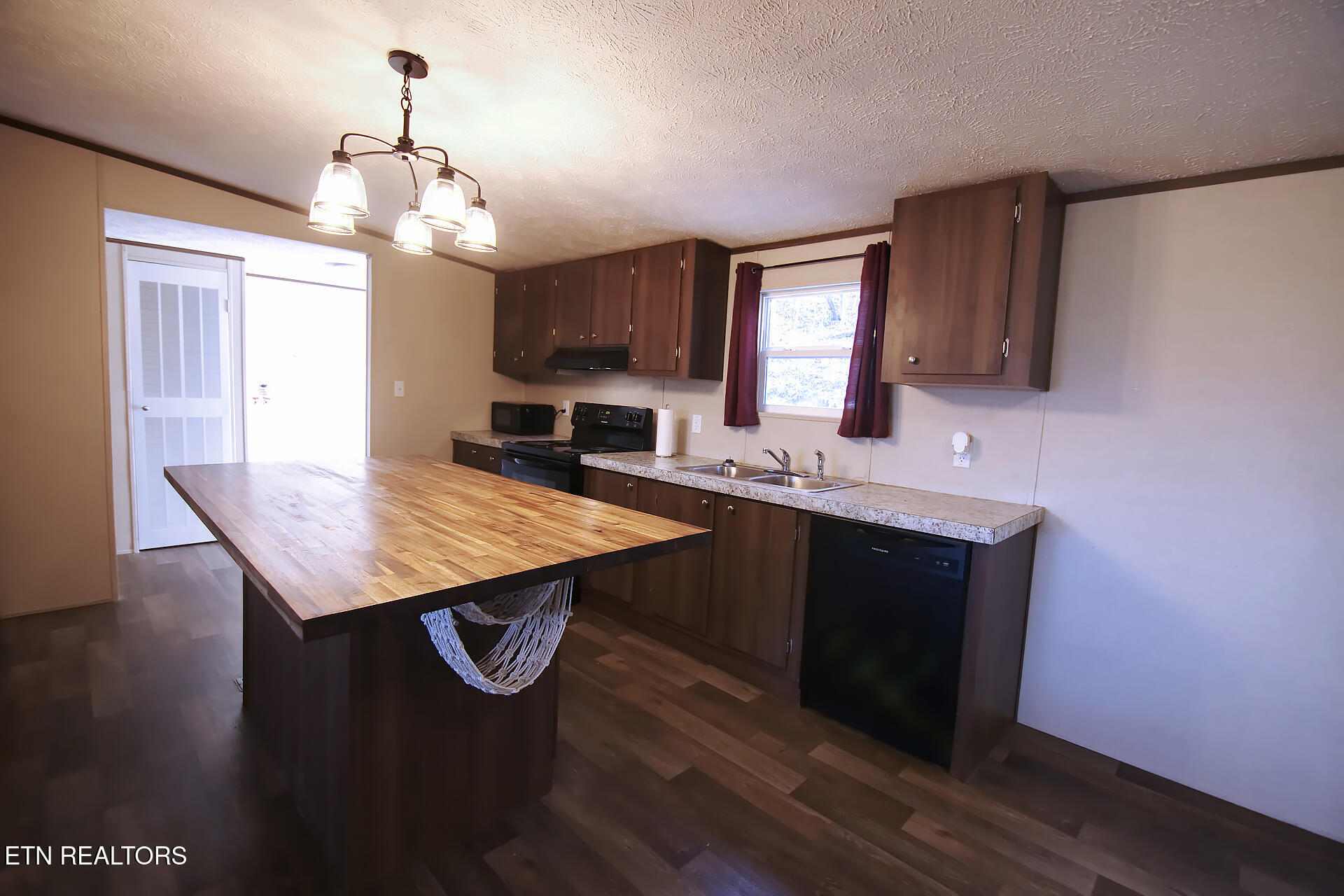 481 Tram Trail Dunlap, TN 37327 - Photo 20 of 38 kitchen_04_web