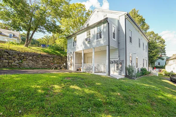 $574,995 | 621 Main Street, Sturbridge, MA 01518