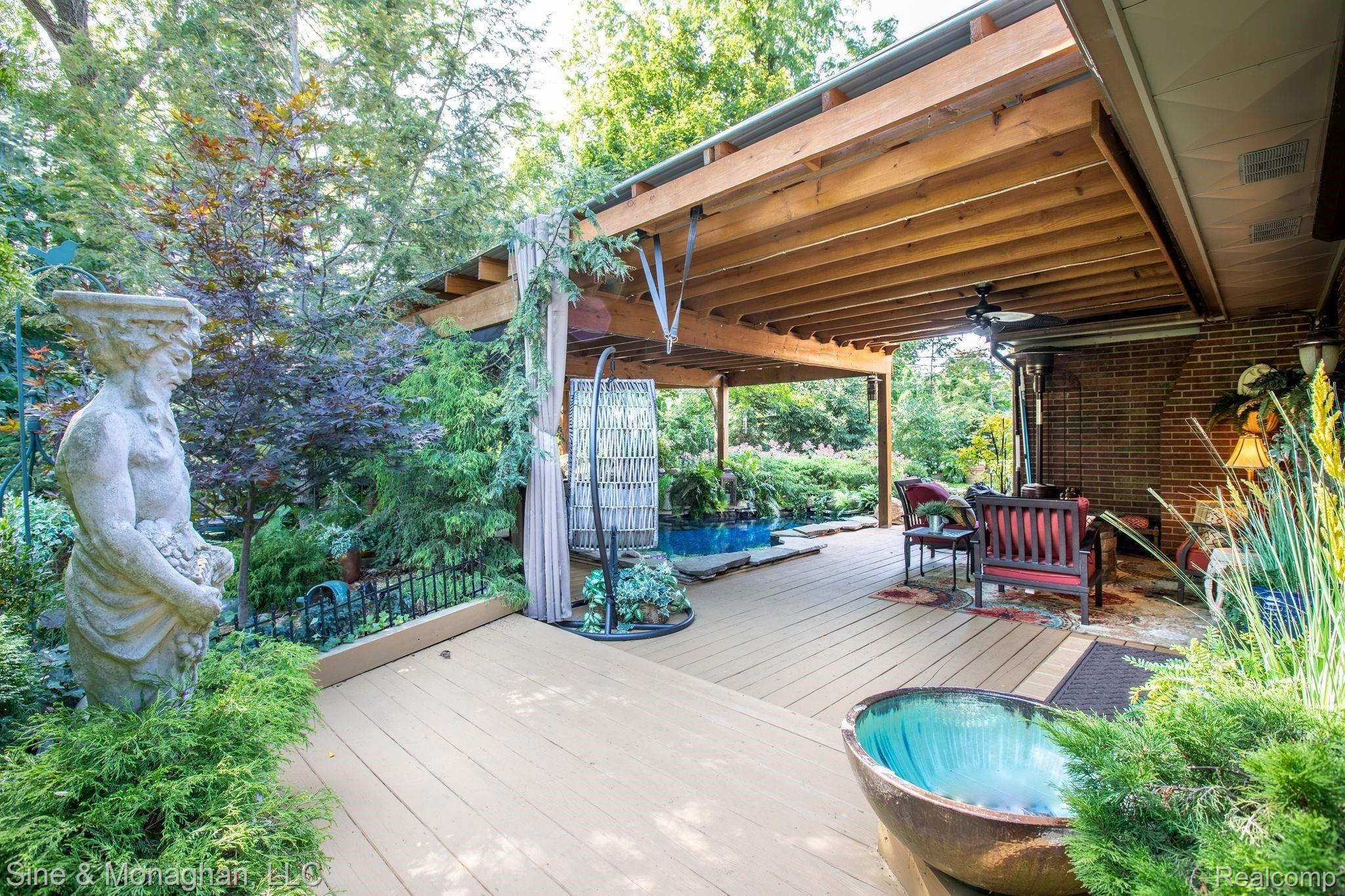 85 Stonehurst Road Grosse Pointe, MI 48236 - Photo 30 of 39 85 Stonehurst Rd-33.jpg