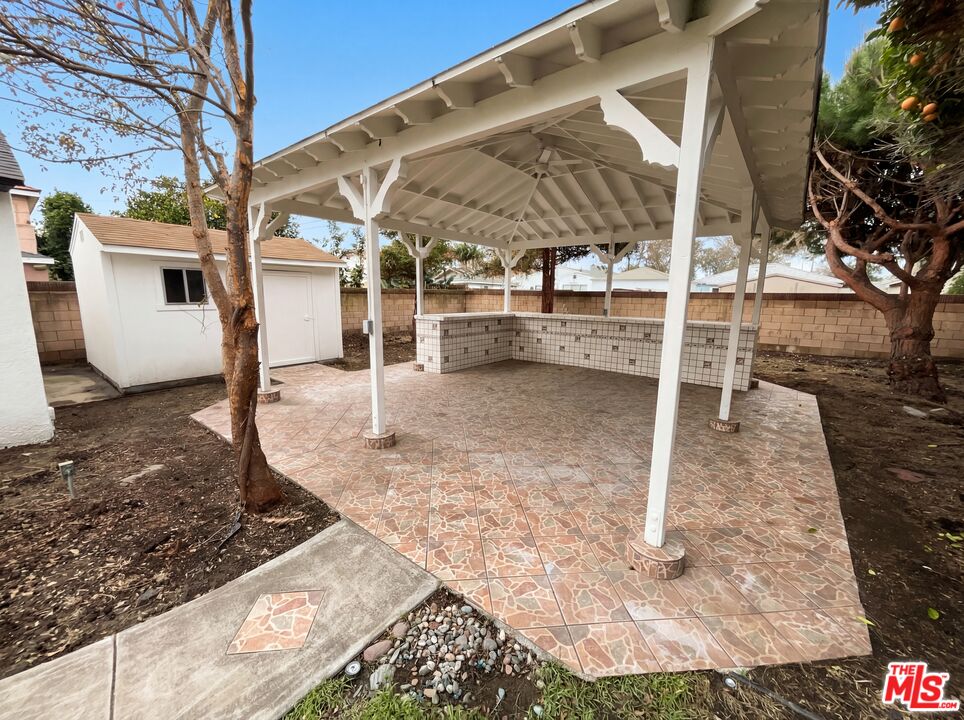 3237 Daisy Avenue Long Beach, CA 90806 - Photo 13 of 28 a view of a porch
