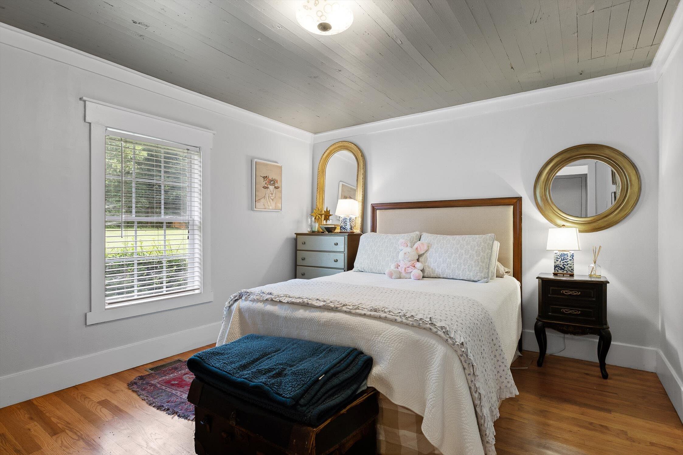 7820 Highway 193 Flintstone, GA 30725 - Photo 21 of 38 Guest Bedroom