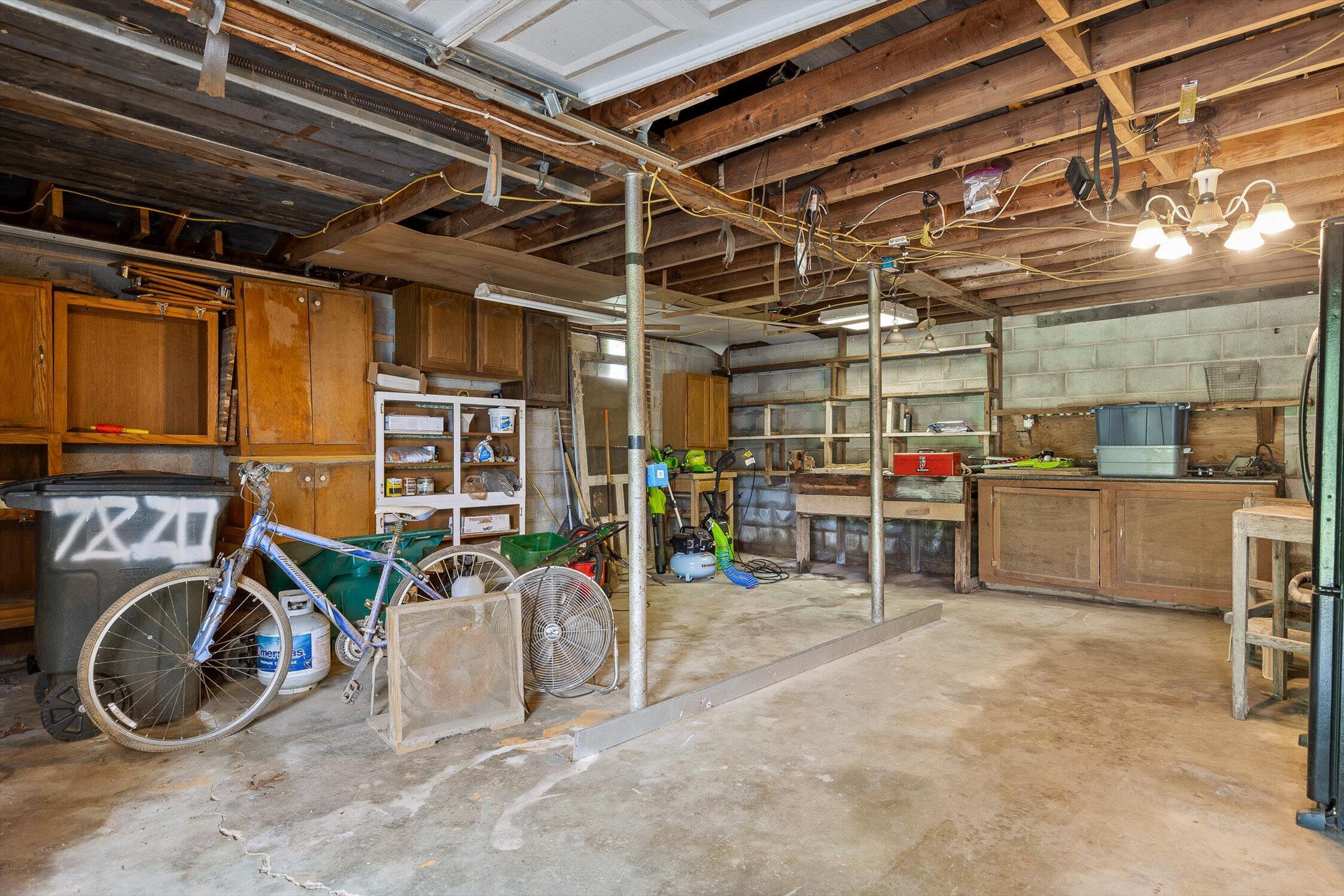 7820 Highway 193 Flintstone, GA 30725 - Photo 34 of 38 Detached Garage