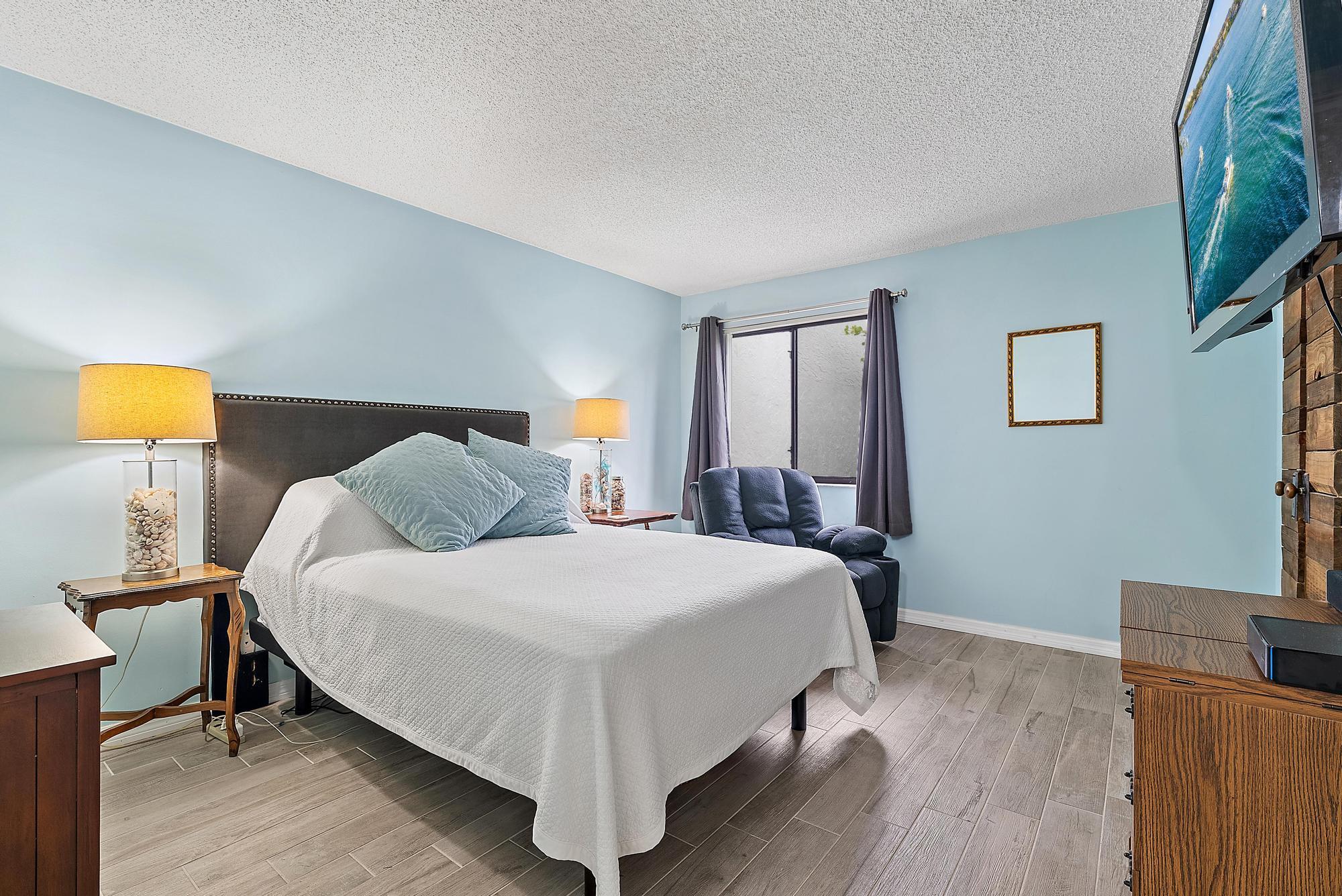 1605 Highway 1, Unit E401 Jupiter, FL 33477 - Photo 14 of 20 Guest Suite