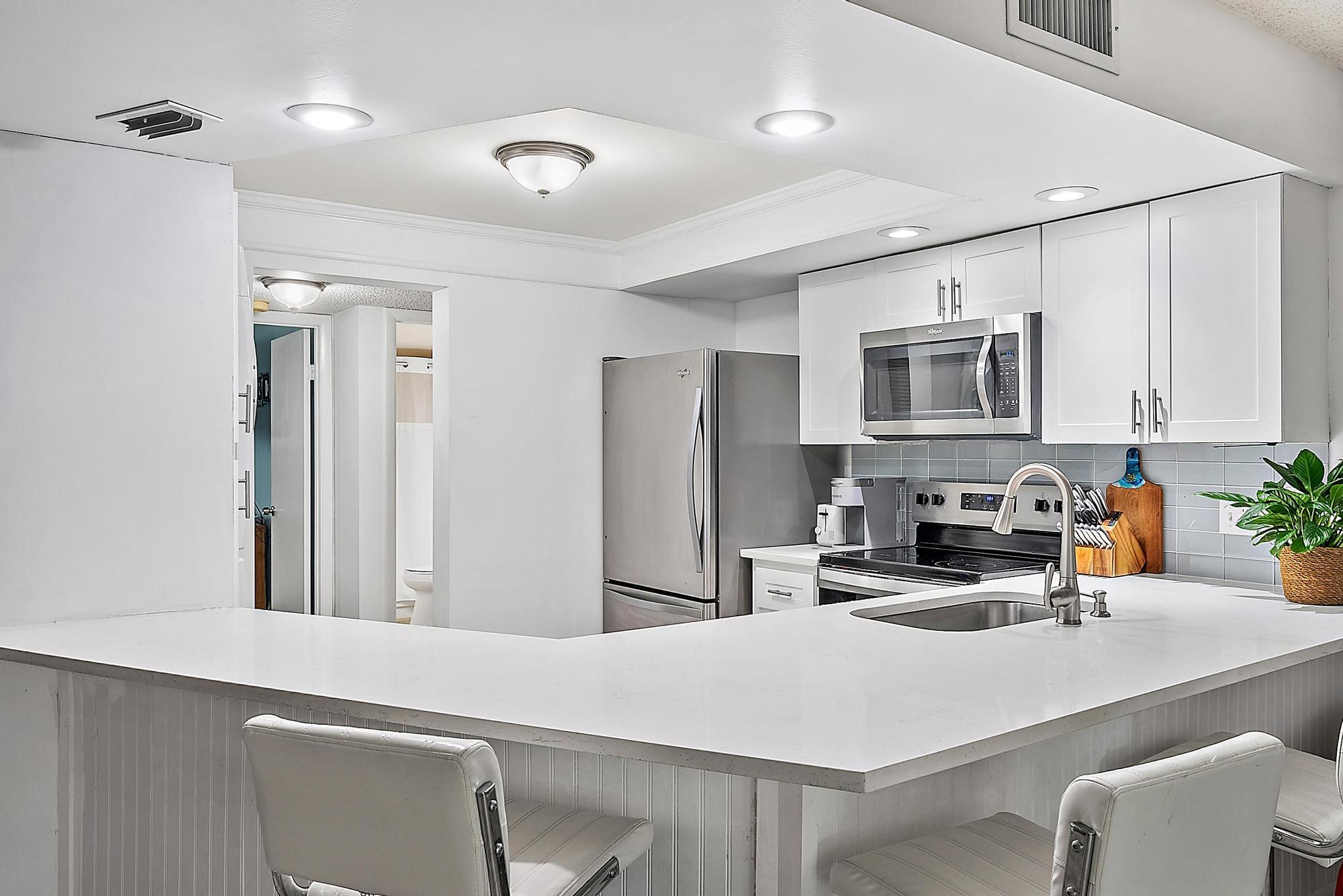 1605 Highway 1, Unit E401 Jupiter, FL 33477 - Photo 7 of 20 Kitchen View