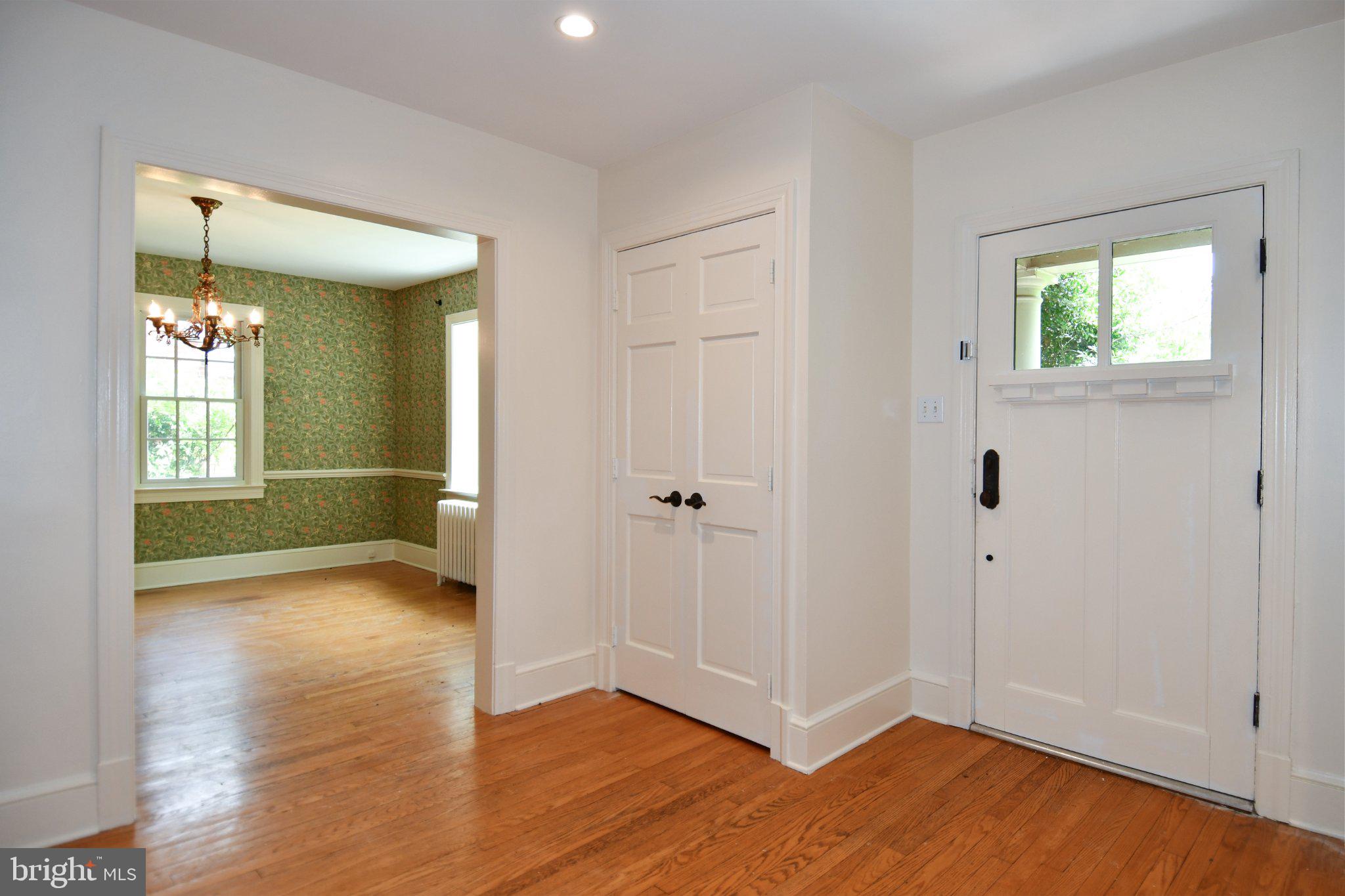 2608 Fordham Road Alexandria, VA 22302 - Photo 5 of 46 Inviting entryway with classic charm.