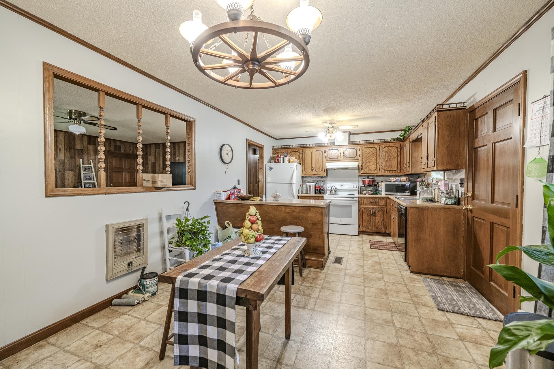 1172 Brooks Road Selmer, TN 38375 - Photo 8 of 30