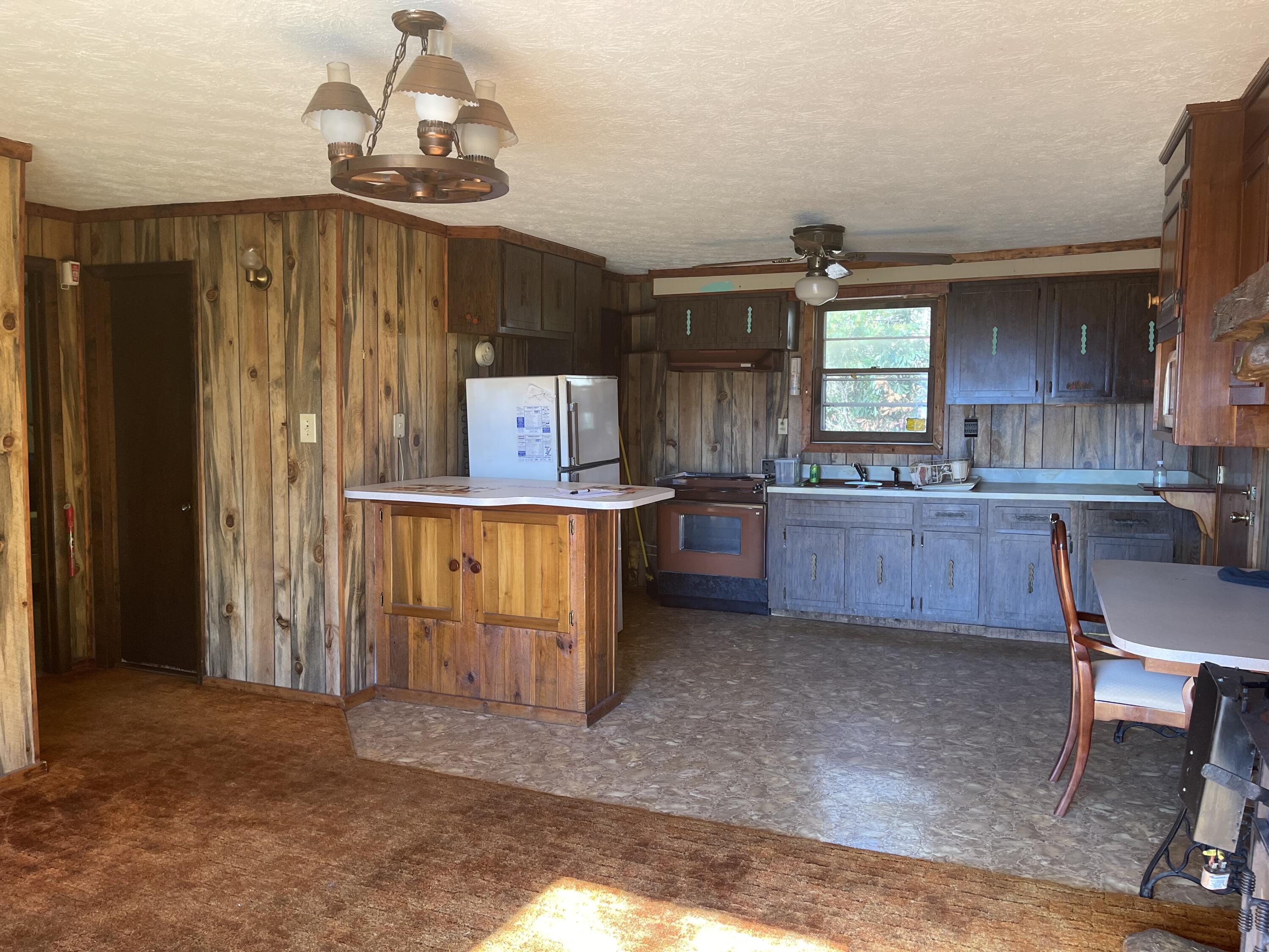 604 Dotson Road Trade, TN 37691 - Photo 38 of 84 IMG_2375