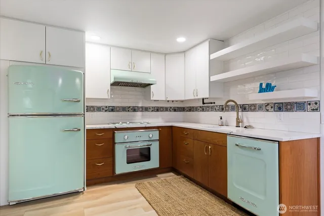 $680,000 | 2106 E Avenue, Anacortes, WA 98221