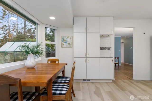 $680,000 | 2106 E Avenue, Anacortes, WA 98221