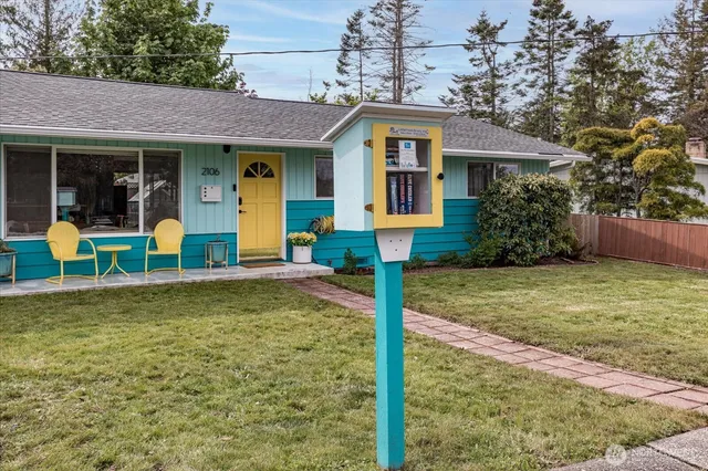 $680,000 | 2106 E Avenue, Anacortes, WA 98221