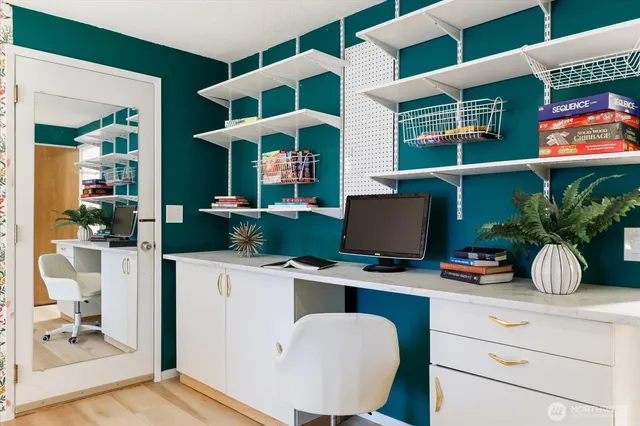 $680,000 | 2106 E Avenue, Anacortes, WA 98221