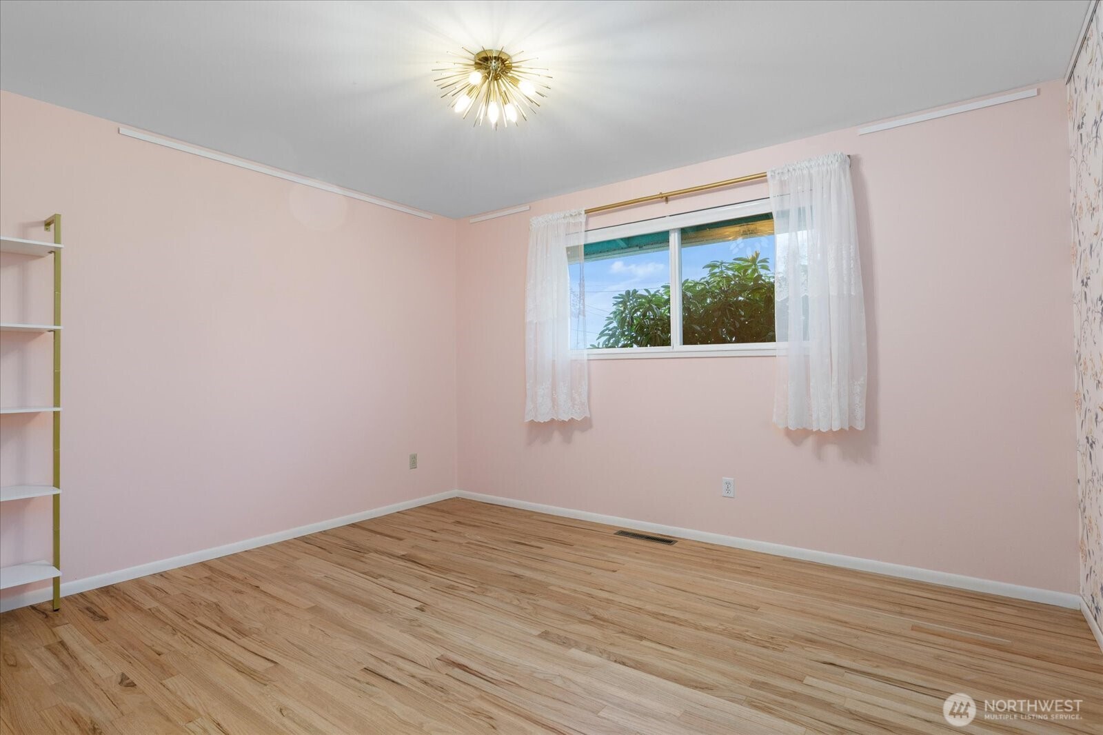 2106 E Avenue Anacortes, WA 98221 - Photo 24 of 31