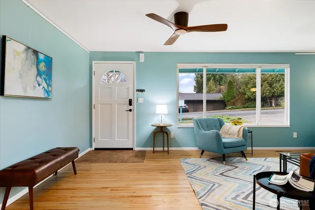 $680,000 | 2106 E Avenue, Anacortes, WA 98221