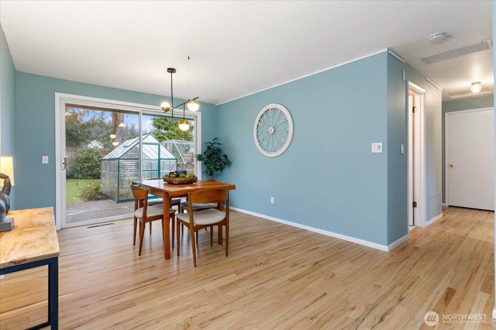 2106 E Avenue Anacortes, WA 98221 - Photo 10 of 31