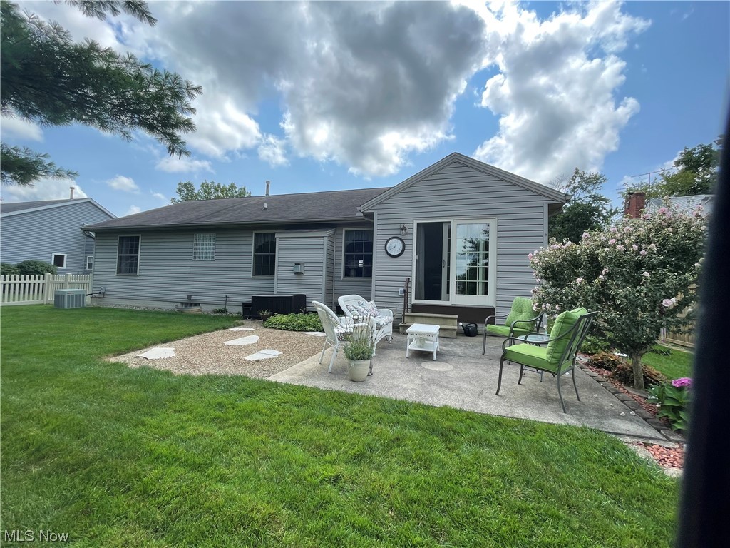 39212 Chestnut Ridge Road Elyria, OH 44035 - Photo 23 of 27 Impeccable yard!