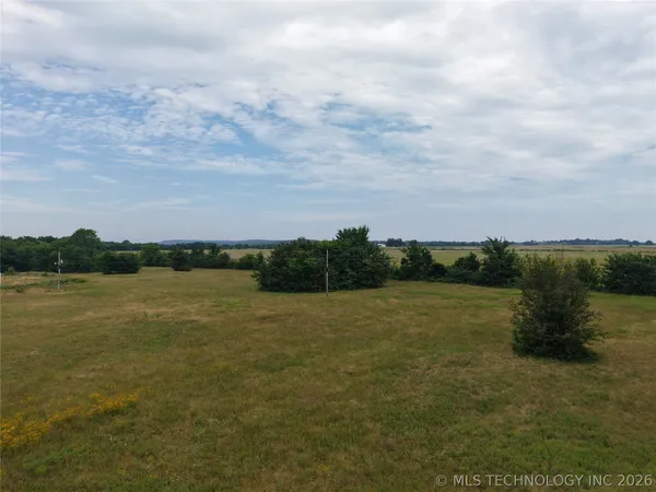$180,000 | 20166 N Road, Keota, OK 74941