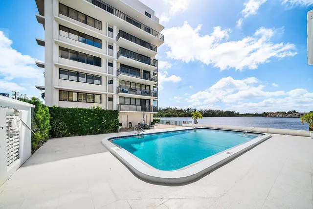 $2,500,000 | 900 Northeast Spanish River Boulevard, Unit 7E, Boca Raton, FL 33431