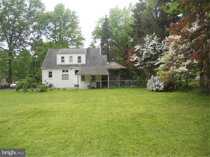 605 Pinney Road Huntingdon Valley, PA 19006 - Photo 21 of 24 Exterior Back