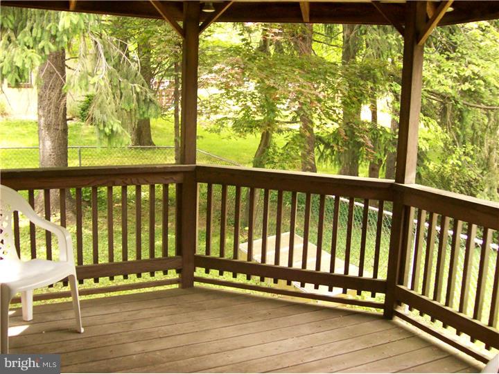 605 Pinney Road Huntingdon Valley, PA 19006 - Photo 8 of 24 Enclosed Porch