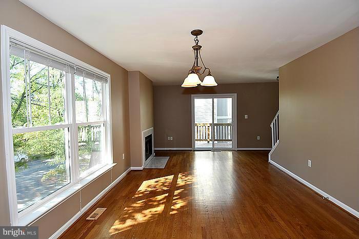 3946 9th Road South Arlington, VA 22204 - Photo 11 of 26 Living Room Dinig Room Combo