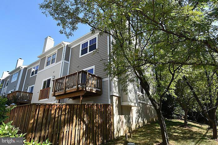 3946 9th Road South Arlington, VA 22204 - Photo 3 of 26 Exterior (General)