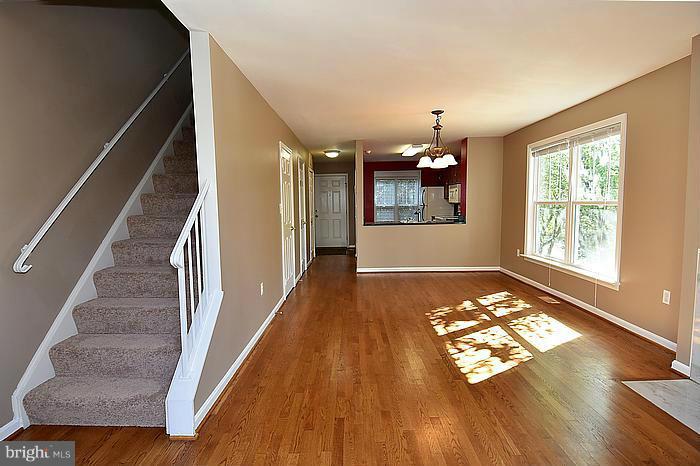 3946 9th Road South Arlington, VA 22204 - Photo 7 of 26 Main Level