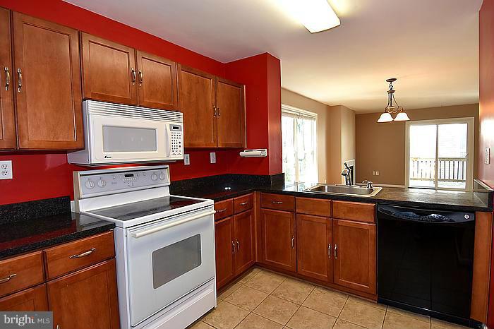 3946 9th Road South Arlington, VA 22204 - Photo 8 of 26 Kitchen