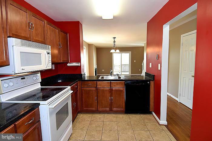 3946 9th Road South Arlington, VA 22204 - Photo 9 of 26 Kitchen