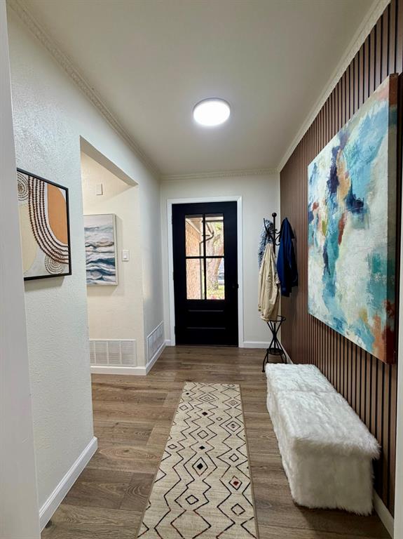 3609 Country Club Road Arlington, TX 76013 - Photo 6 of 40 a bedroom with furniture and window