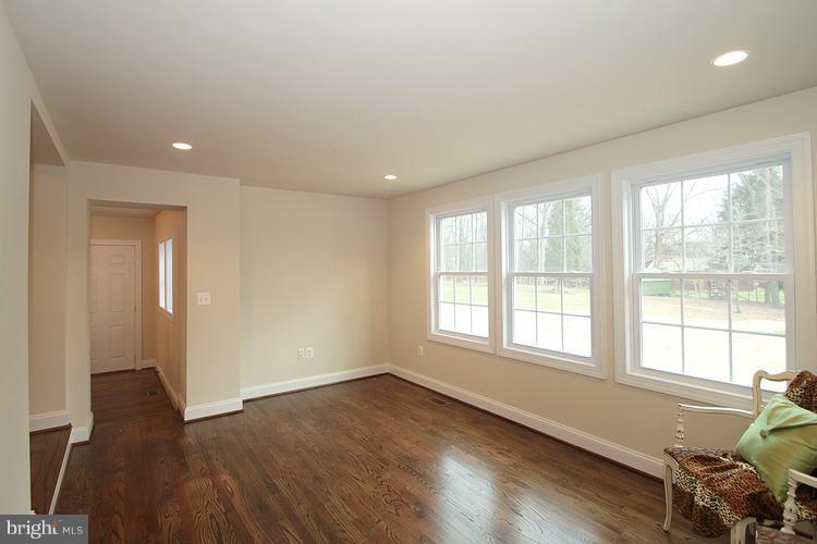 17315 Donora Road Silver Spring, MD 20905 - Photo 16 of 30 Adjacent to kitchen leads to covered patio