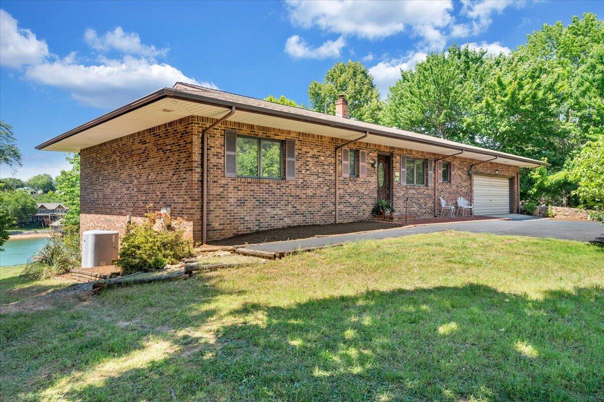 159 Windmere Trail Moneta, VA 24121 - Photo 59 of 88 Front