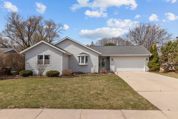 $315,900 | 96 University Drive, Fond du Lac, WI 54935