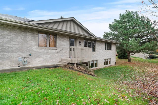 $259,900 | 6521 Laurelwood Drive, Rockford, IL 61108