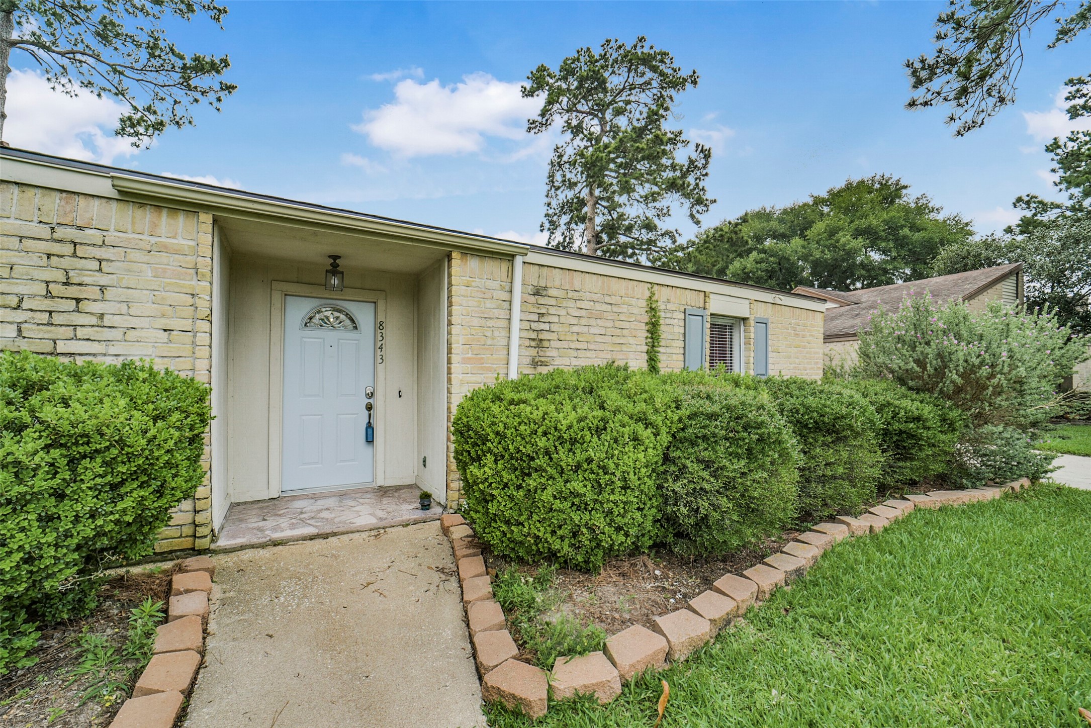8343 Waynemer Way Houston, TX 77040 - Photo 3 of 38 Welcome Home