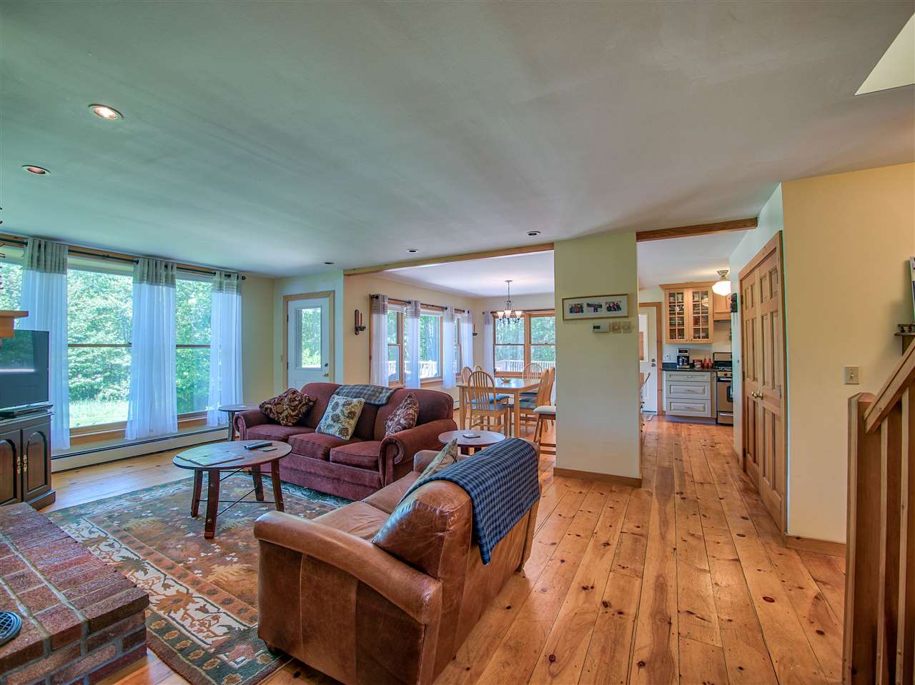 814 Worcester Loop Stowe, VT 05672 - Photo 3 of 20 Gallery Image 3