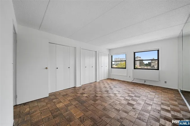 $369,000 | 1600 Center Avenue, Unit 5A, Fort Lee, NJ 07024