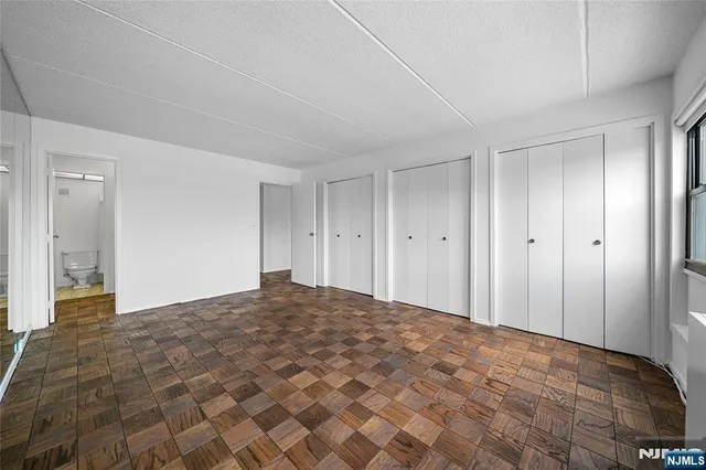 $369,000 | 1600 Center Avenue, Unit 5A, Fort Lee, NJ 07024