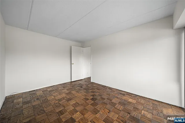 $369,000 | 1600 Center Avenue, Unit 5A, Fort Lee, NJ 07024