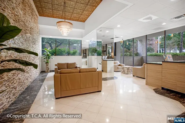 $369,000 | 1600 Center Avenue, Unit 5A, Fort Lee, NJ 07024