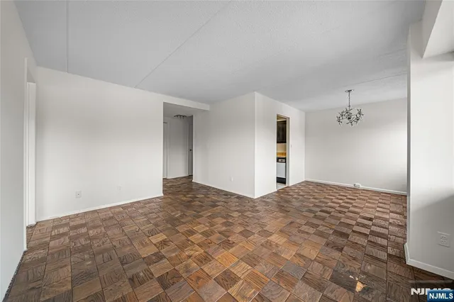 $369,000 | 1600 Center Avenue, Unit 5A, Fort Lee, NJ 07024