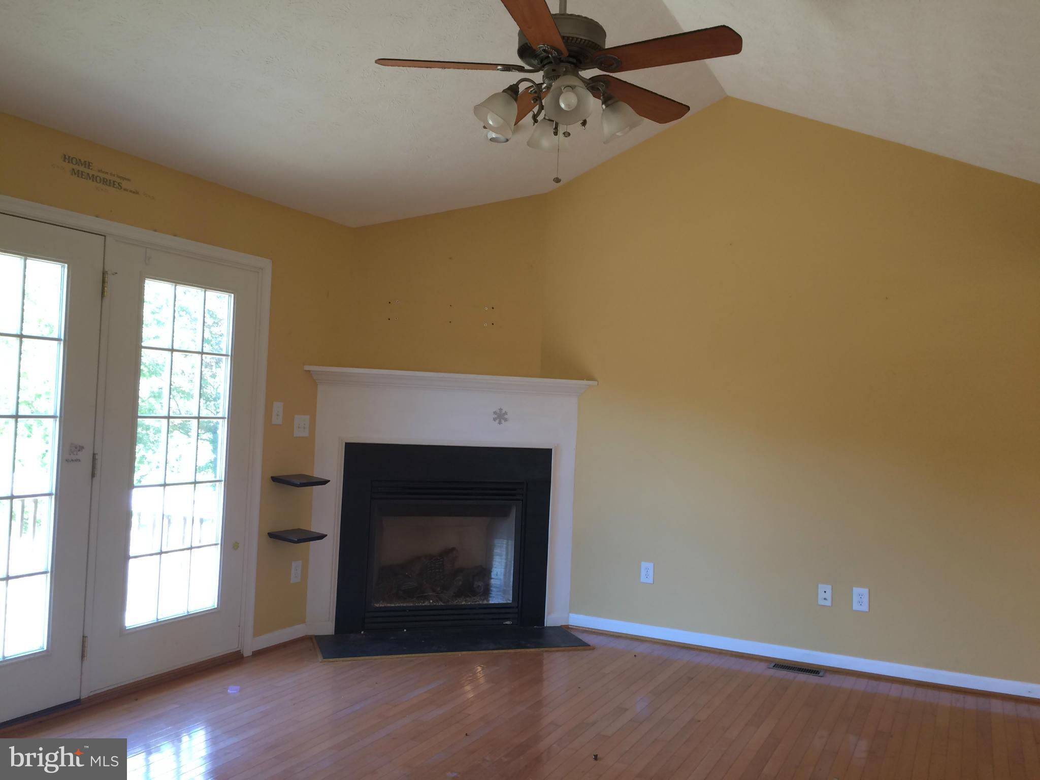 12088 Alum Springs Road Culpeper, VA 22701 - Photo 6 of 17 Living Room