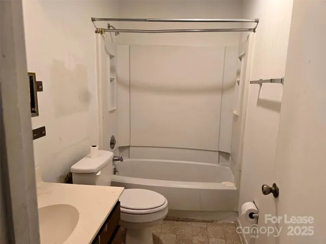 $1,500 | 4524 Sharon Chase Drive, Unit A, Charlotte, NC 28215