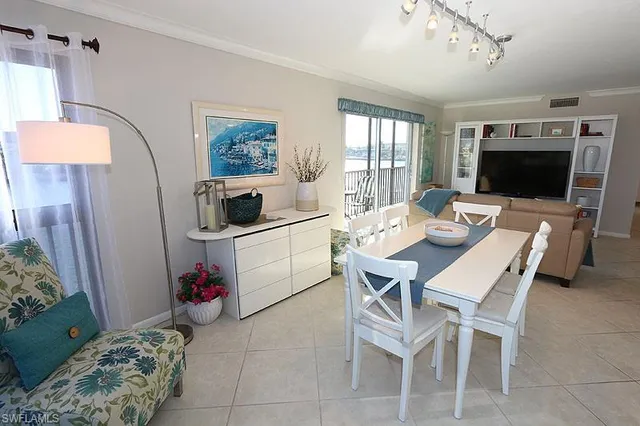 $8,500 | 3200 Gulf Shore Boulevard North, Unit 318, Naples, FL 34103